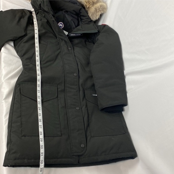 Women's Black Cananda Goose Parka Coat - Picture 6 of 8